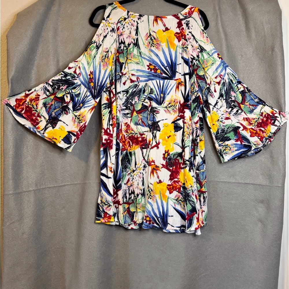 Floral Cold Shoulder Women's Top - Picture 4 of 6